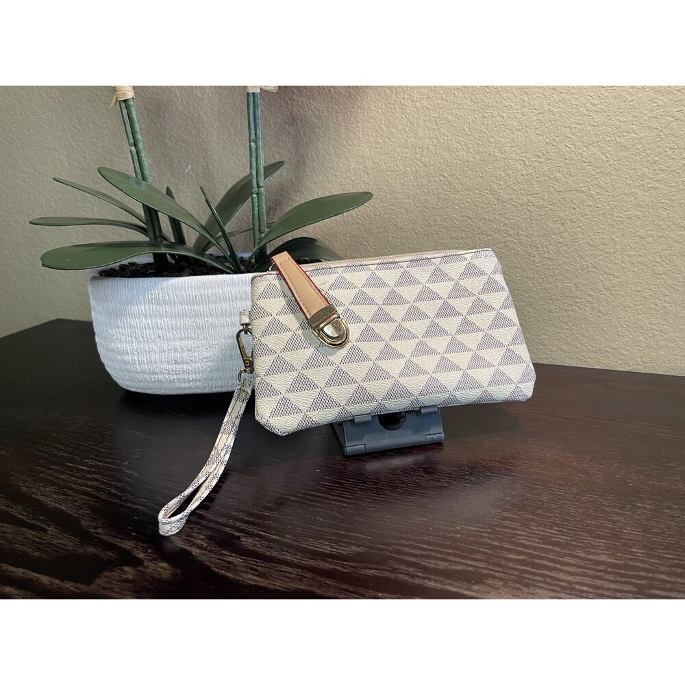Michael Kors Cream Beige Geometric Pattern Wristlet Pouch Gold Hardware *As Is*
